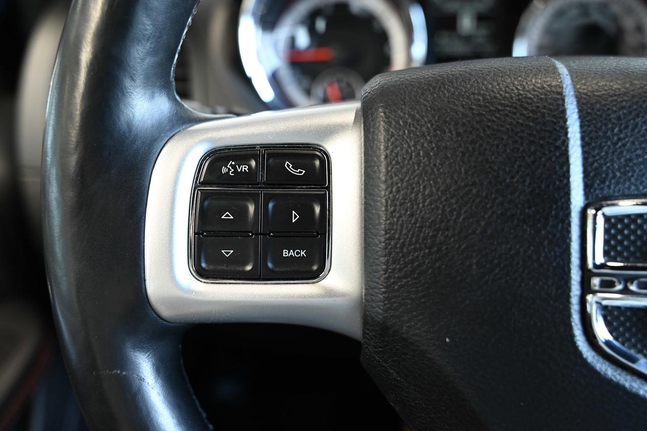 2017 Dodge Grand Caravan GT/ Leather/ Rear heat and A/C/ fully loaded/ 7 Se Photo