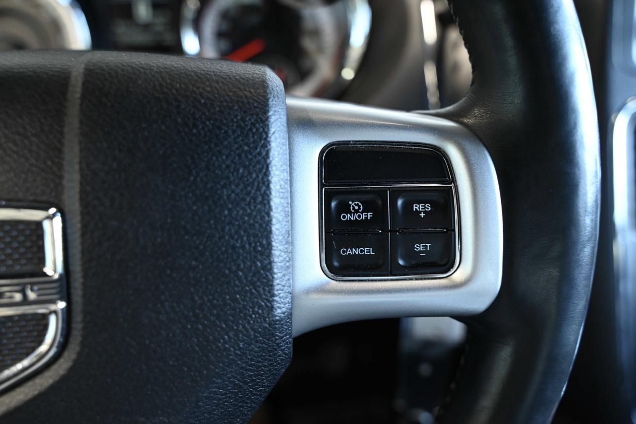 2017 Dodge Grand Caravan GT/ Leather/ Rear heat and A/C/ fully loaded/ 7 Se Photo