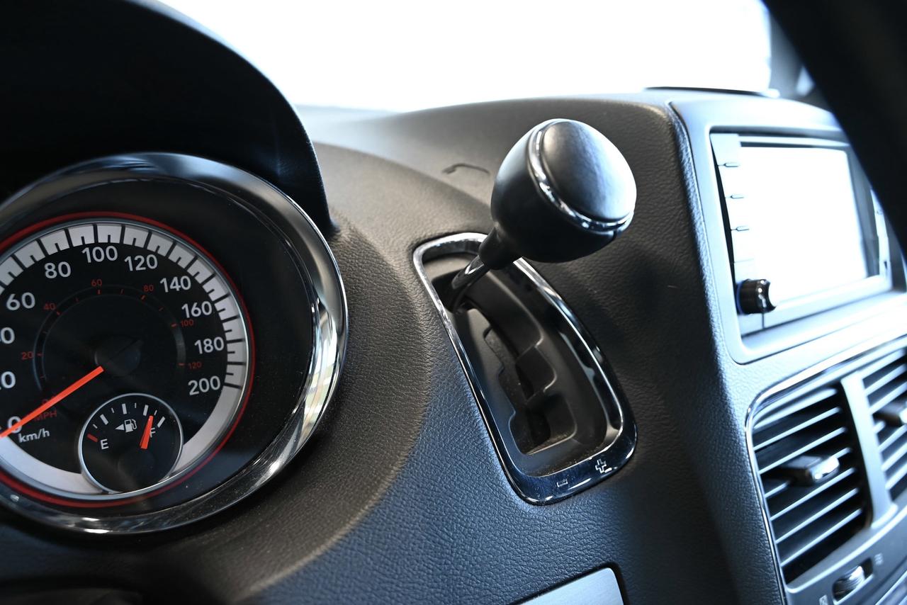 2017 Dodge Grand Caravan GT/ Leather/ Rear heat and A/C/ fully loaded/ 7 Se Photo