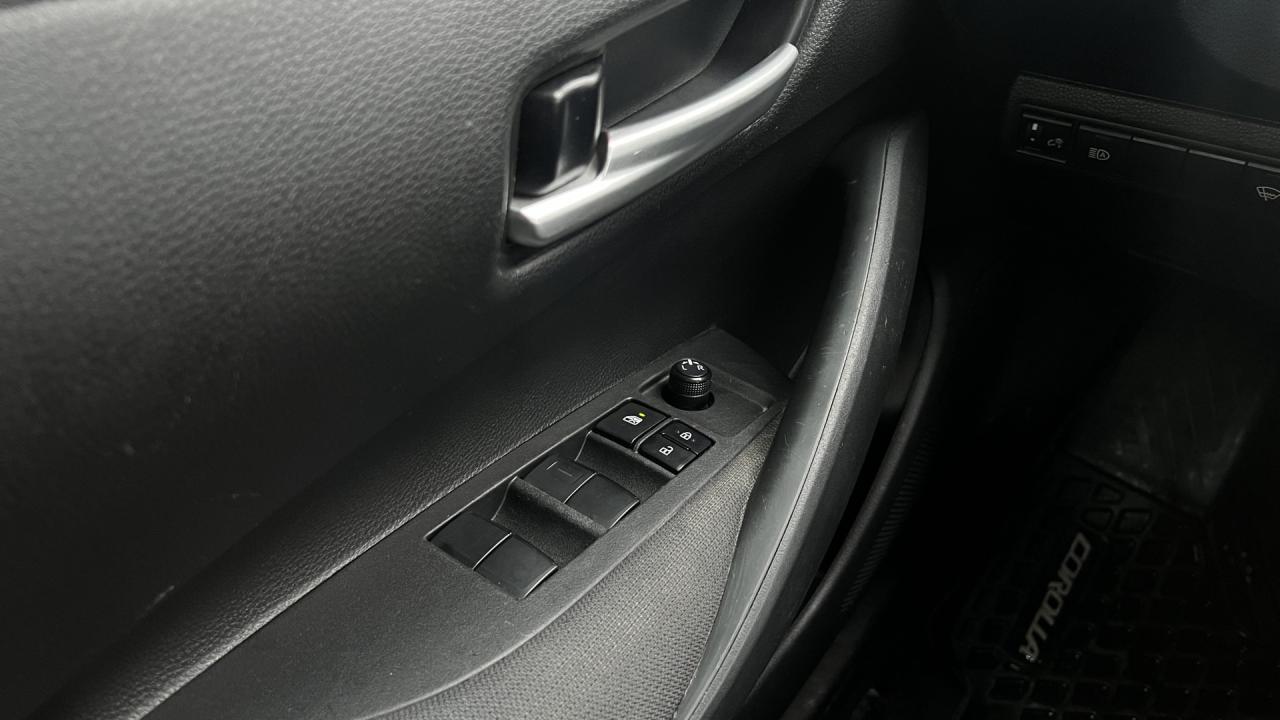 2021 Toyota Corolla LE   Htd Seats   Rev Cam   Lane Dep Photo