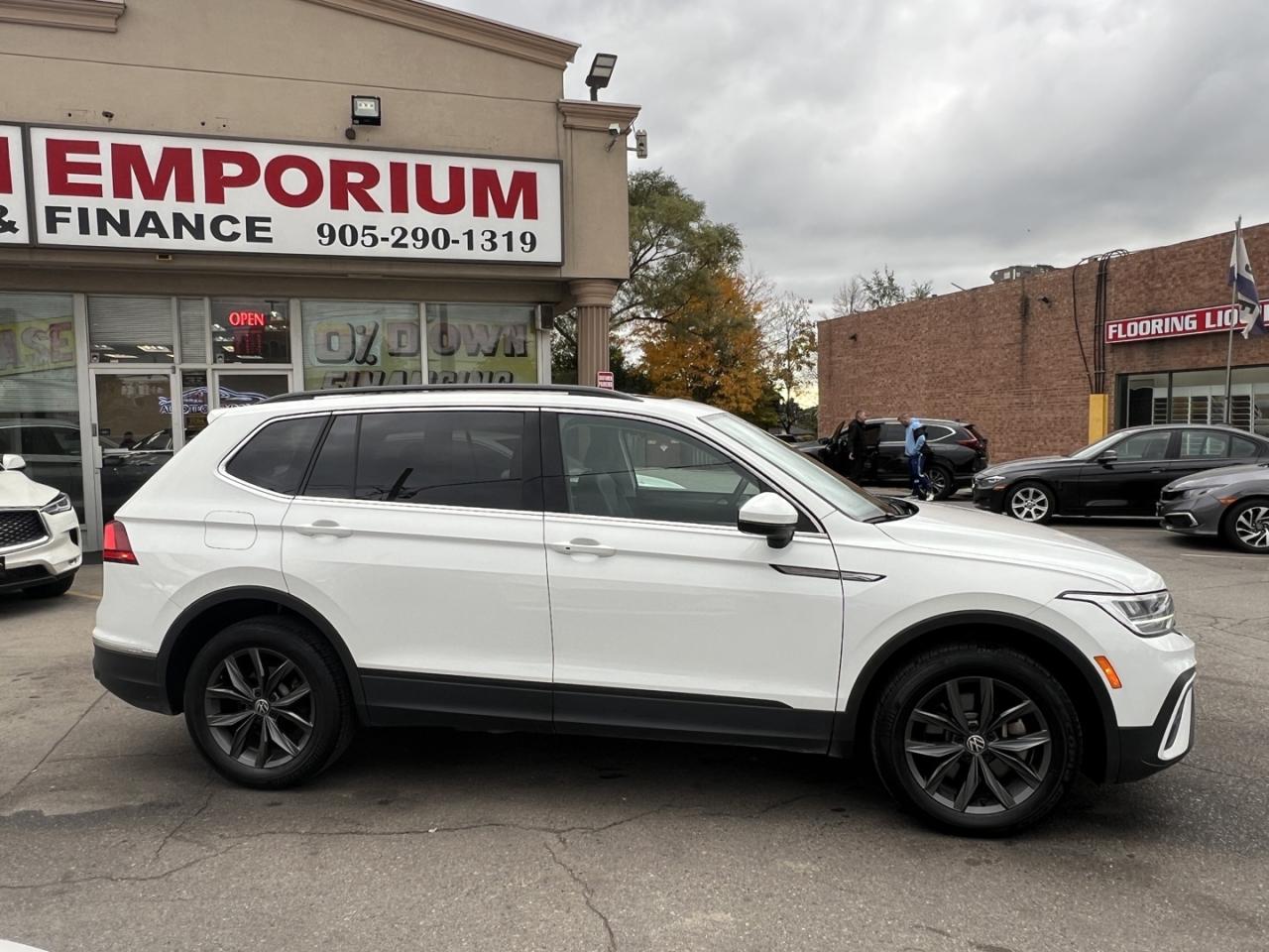 2023 Volkswagen Tiguan Comfortline 4Motion Pearl White   Pano Roof   Leat Photo