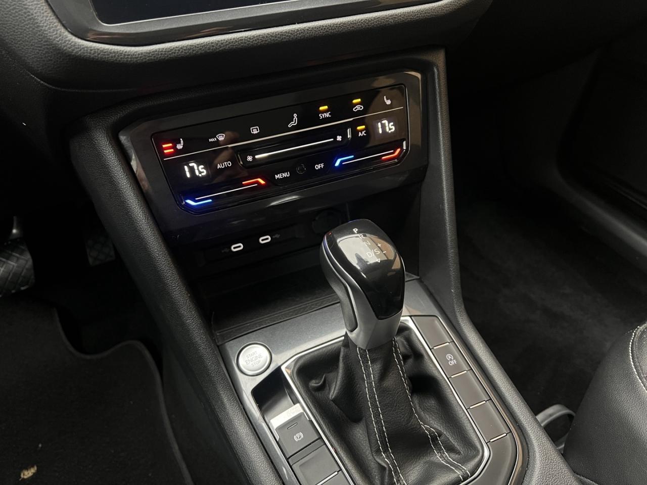 2023 Volkswagen Tiguan Comfortline 4Motion Pearl White   Pano Roof   Leat Photo