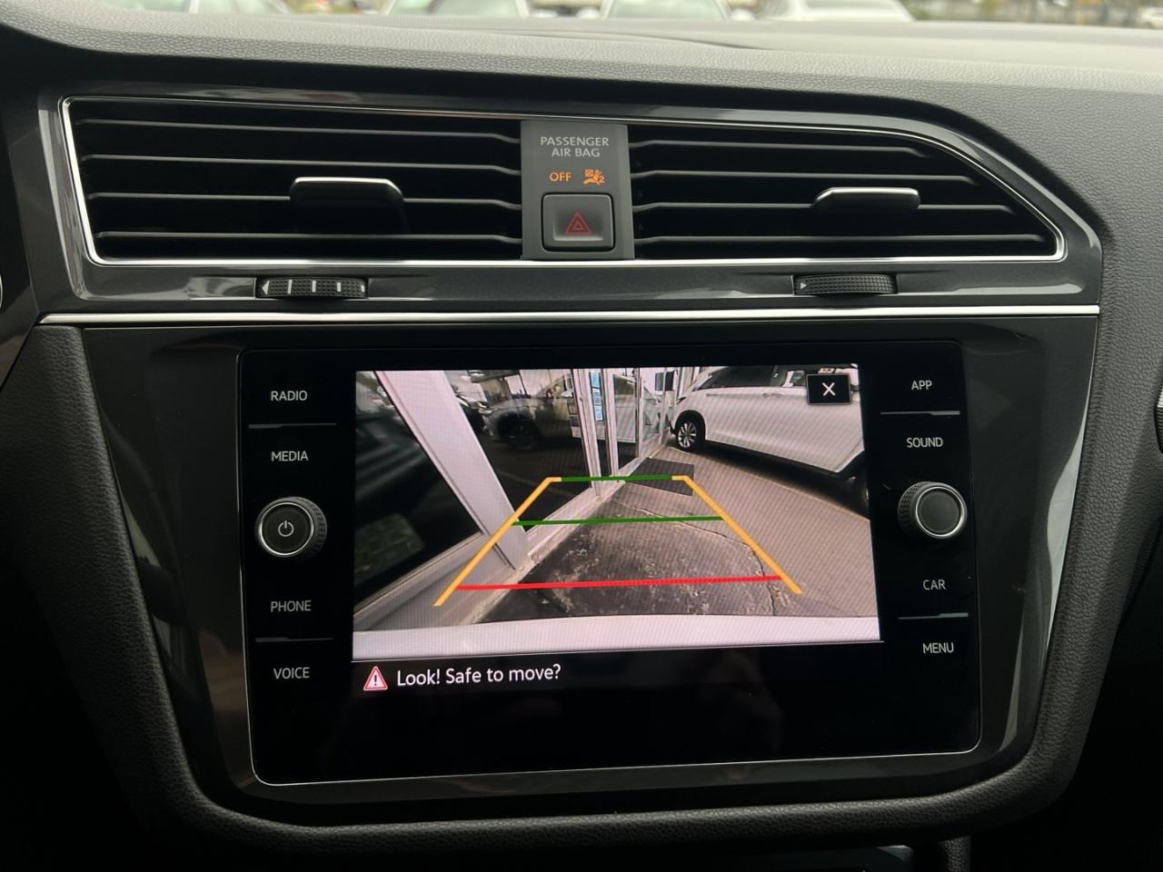 2023 Volkswagen Tiguan Comfortline 4Motion Pearl White   Pano Roof   Leat Photo