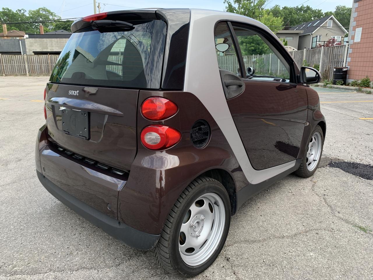 2010 Smart fortwo 2dr Cpe Pure ! AUTO !! YES ONLY 71654 KMS !!! Photo