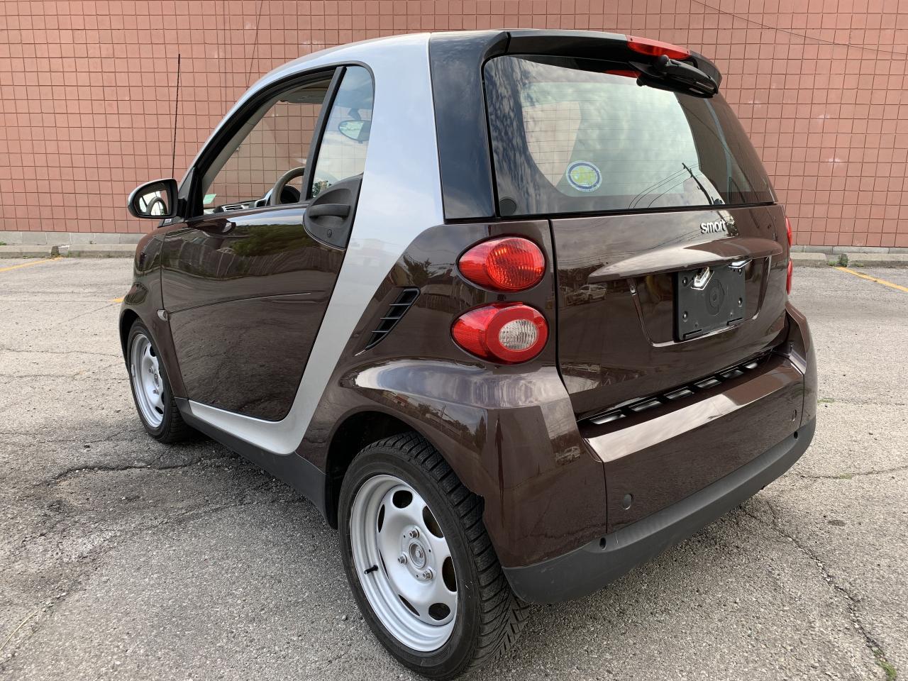2010 Smart fortwo 2dr Cpe Pure ! AUTO !! YES ONLY 71654 KMS !!! Photo