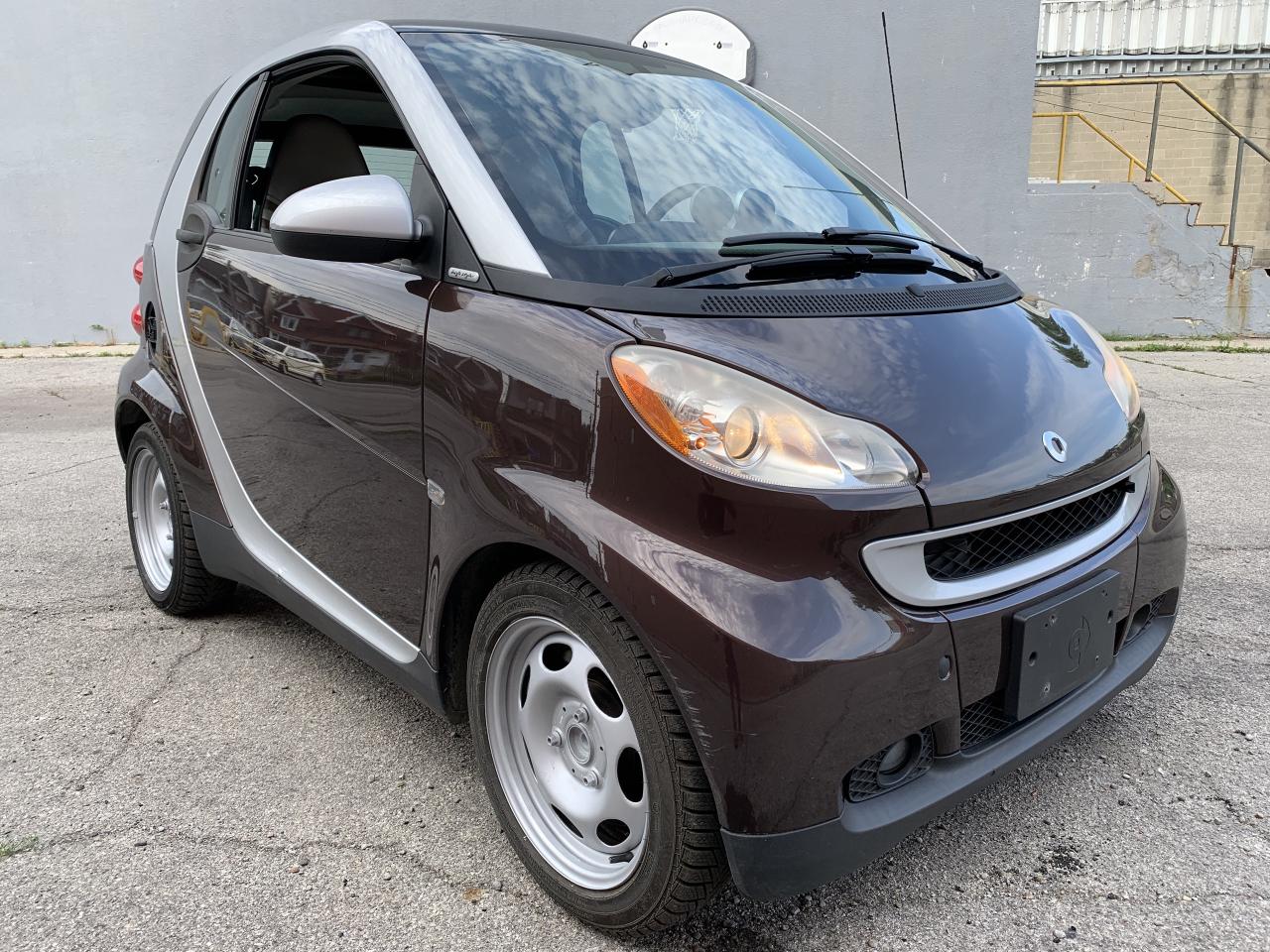 2010 Smart fortwo 2dr Cpe Pure ! AUTO !! YES ONLY 71654 KMS !!! Photo