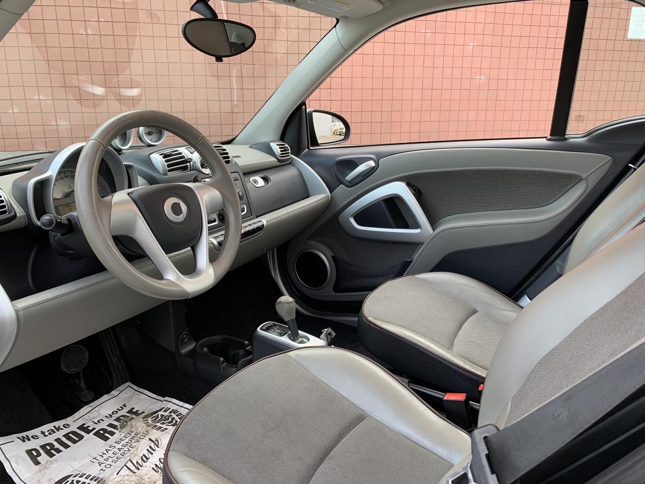 2010 Smart fortwo 2dr Cpe Pure ! AUTO !! YES ONLY 71654 KMS !!! Photo