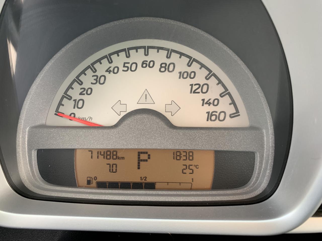 2010 Smart fortwo 2dr Cpe Pure ! AUTO !! YES ONLY 71654 KMS !!! Photo