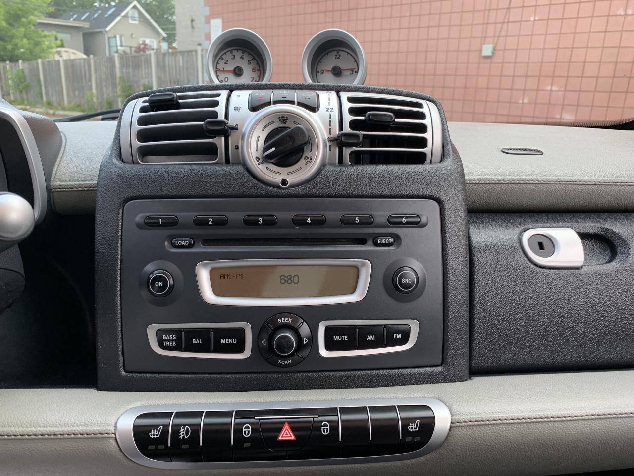 2010 Smart fortwo 2dr Cpe Pure ! AUTO !! YES ONLY 71654 KMS !!! Photo