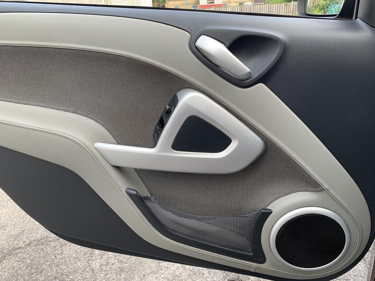 2010 Smart fortwo 2dr Cpe Pure ! AUTO !! YES ONLY 71654 KMS !!! Photo