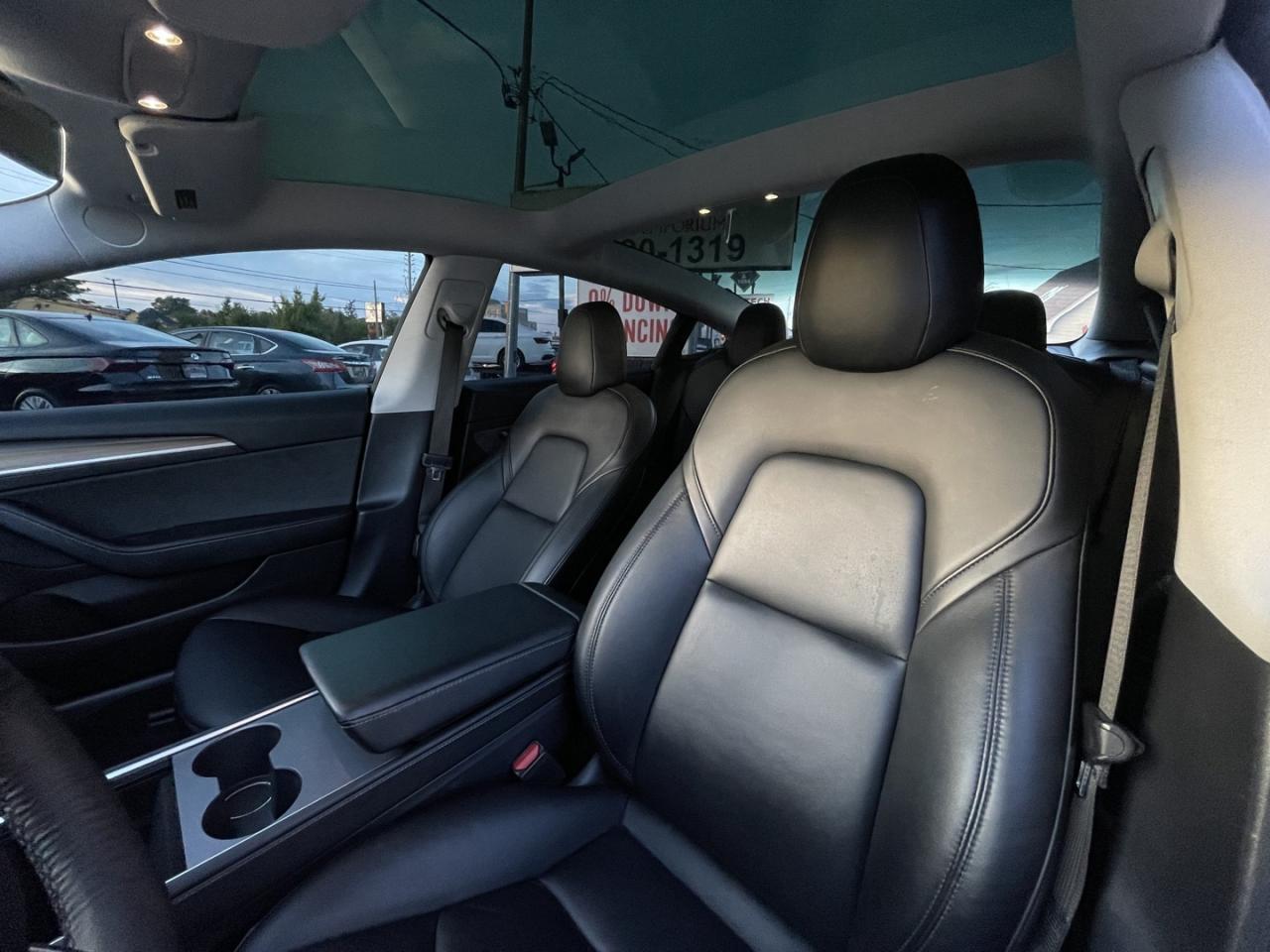 2021 Tesla Model 3 SR PLUS Pearl White Pano Roof / Leather / Blind Sp Photo