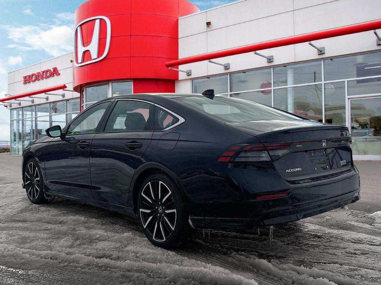 2025 Honda Accord Hybrid TOURING Photo3