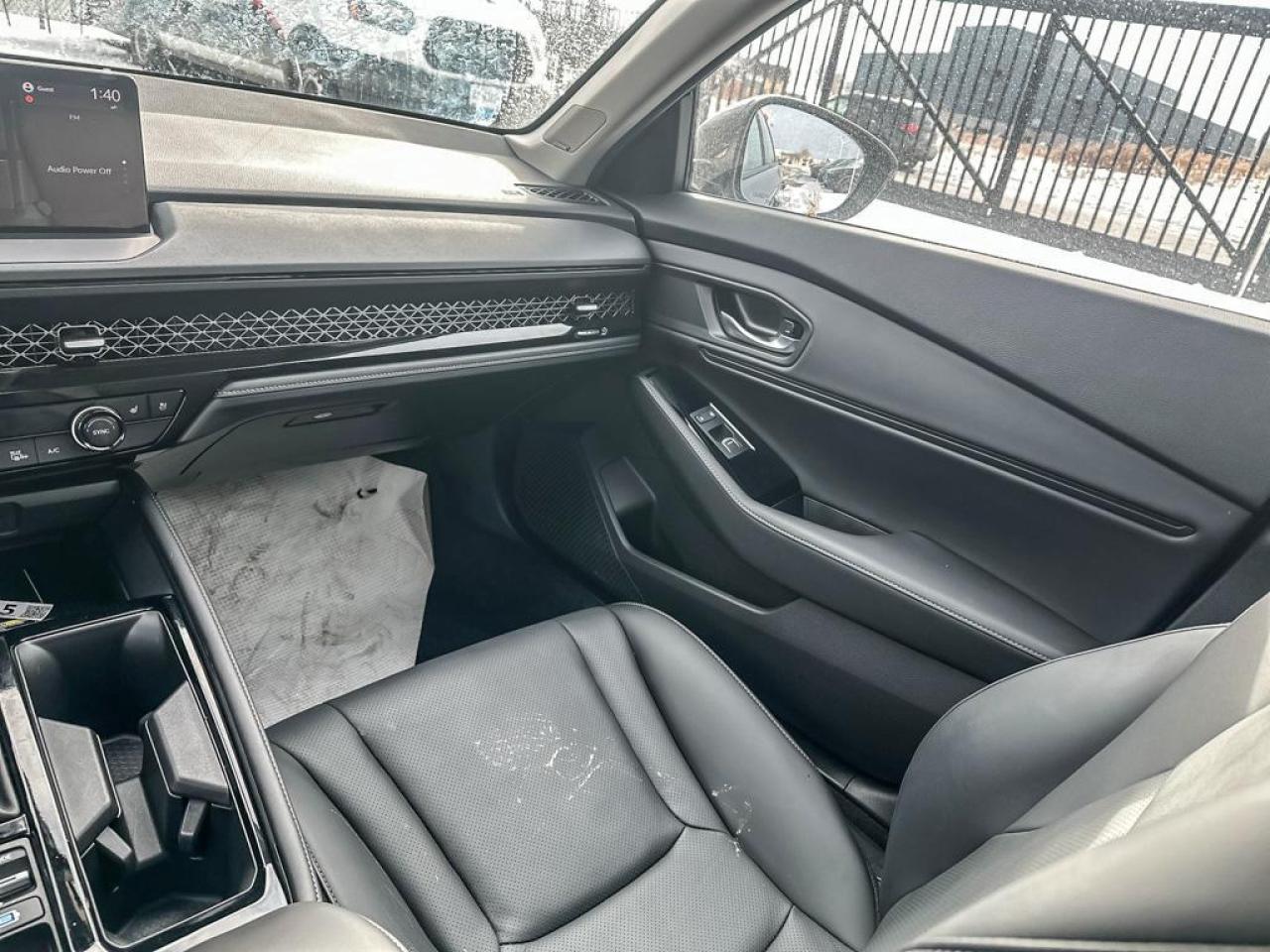 2025 Honda Accord Hybrid TOURING Photo