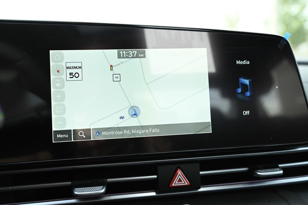 2025 Hyundai Elantra PREFERRED TECH/ SUNROOF/ DUAL 10.25 SCREEN W/ NAVI Photo