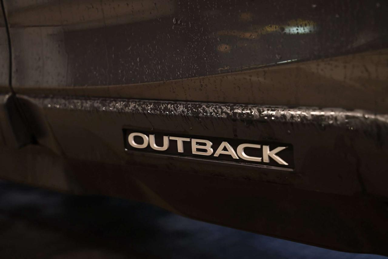 2024 Subaru Outback 1-OWNER /ONYX PKG/ AWD/ PWR SEAT Photo