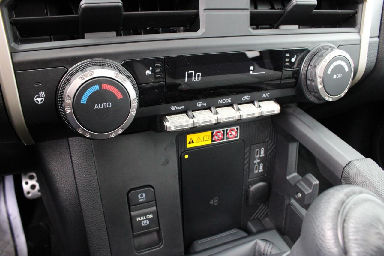 2024 Toyota Tacoma TRD Sport Double Cab 4WD 6 Speed Manual No Acciden Photo