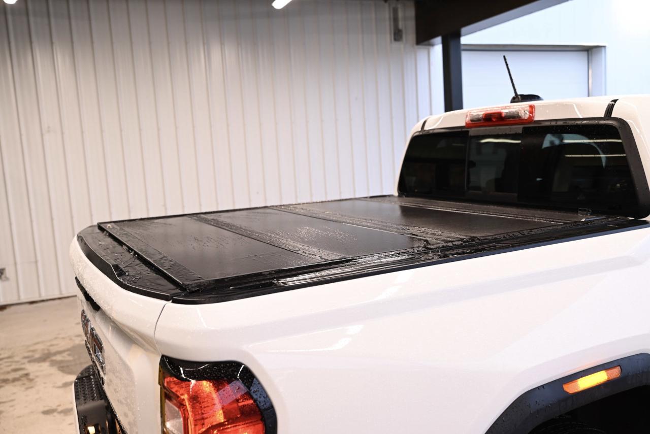 2025 GMC Canyon 4WD Crew Cab Denali/ 1-owner/ tow pkg Photo