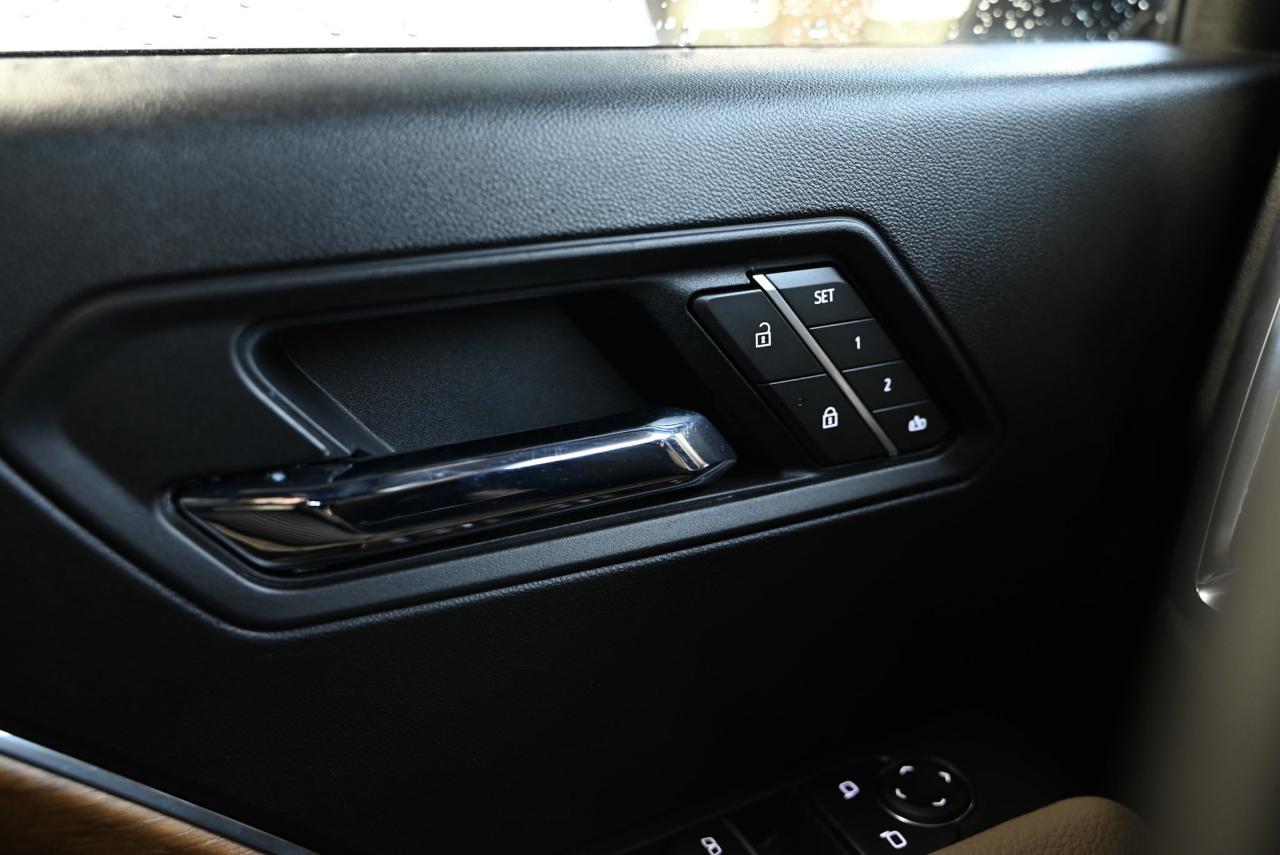 2025 GMC Canyon 4WD Crew Cab Denali/ 1-owner/ no accidents Photo