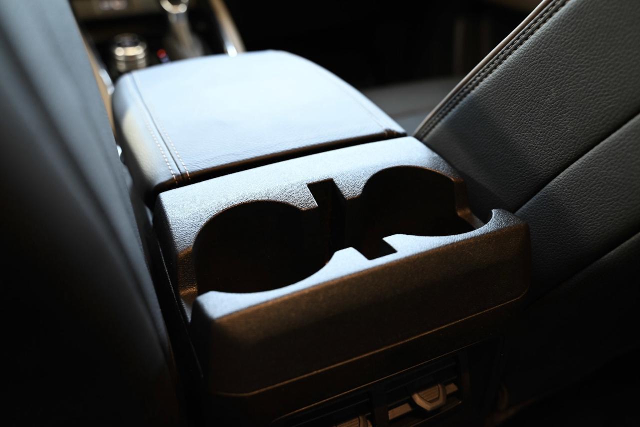 2025 GMC Canyon 4WD Crew Cab Denali/ 1-owner/ tow pkg Photo