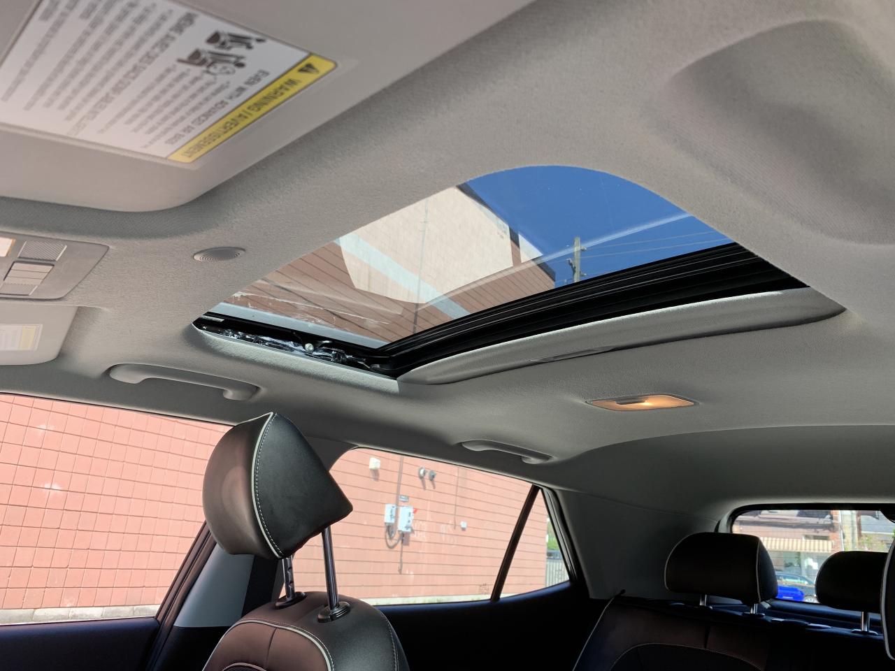 2021 Hyundai Venue Ultimate IVT / !!! 65780 KMS !!! CAR PLAY /NAVI !! Photo