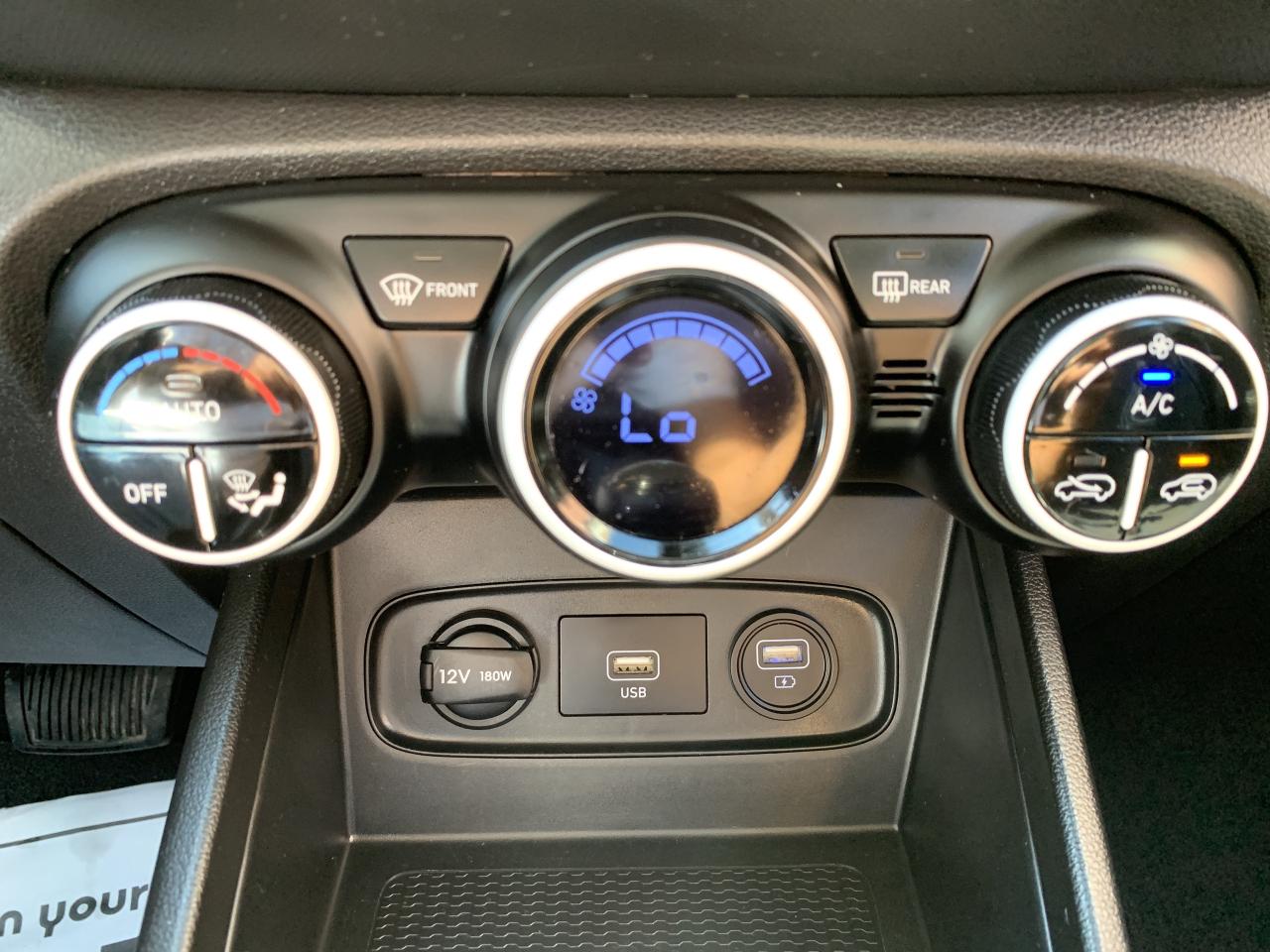 2021 Hyundai Venue Ultimate IVT / !!! 65780 KMS !!! CAR PLAY /NAVI !! Photo