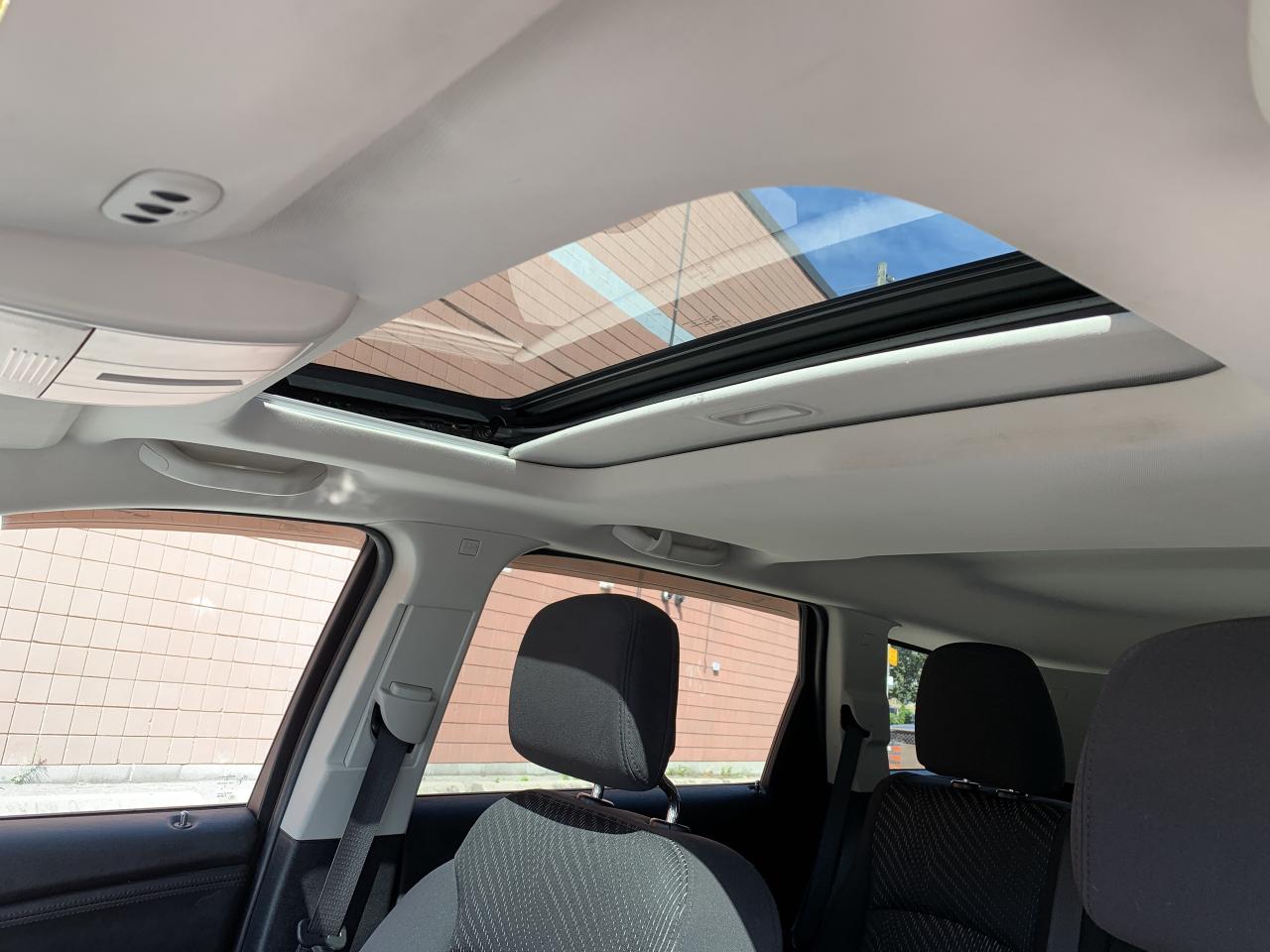 2012 Dodge Journey SXT / CREW !!! ONLY 105415 KMS !! RUST PROOFING !! Photo