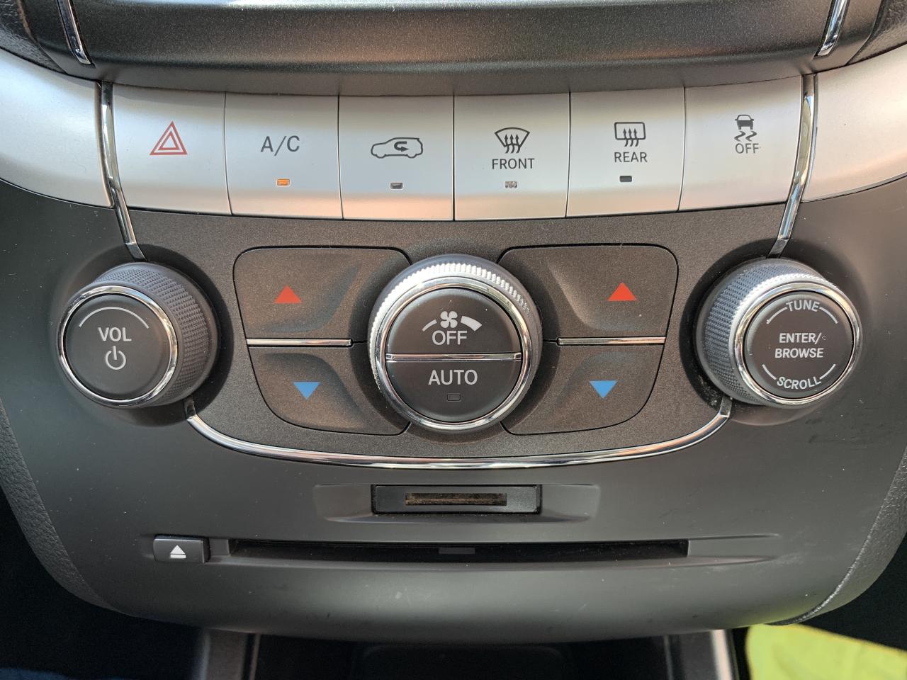 2012 Dodge Journey SXT / CREW !!! ONLY 105415 KMS !! RUST PROOFING !! Photo