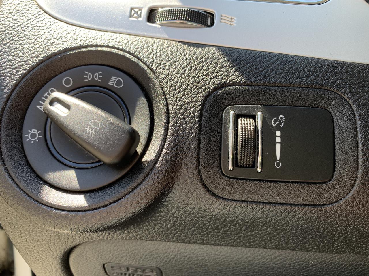 2012 Dodge Journey SXT / CREW !!! ONLY 105415 KMS !! RUST PROOFING !! Photo