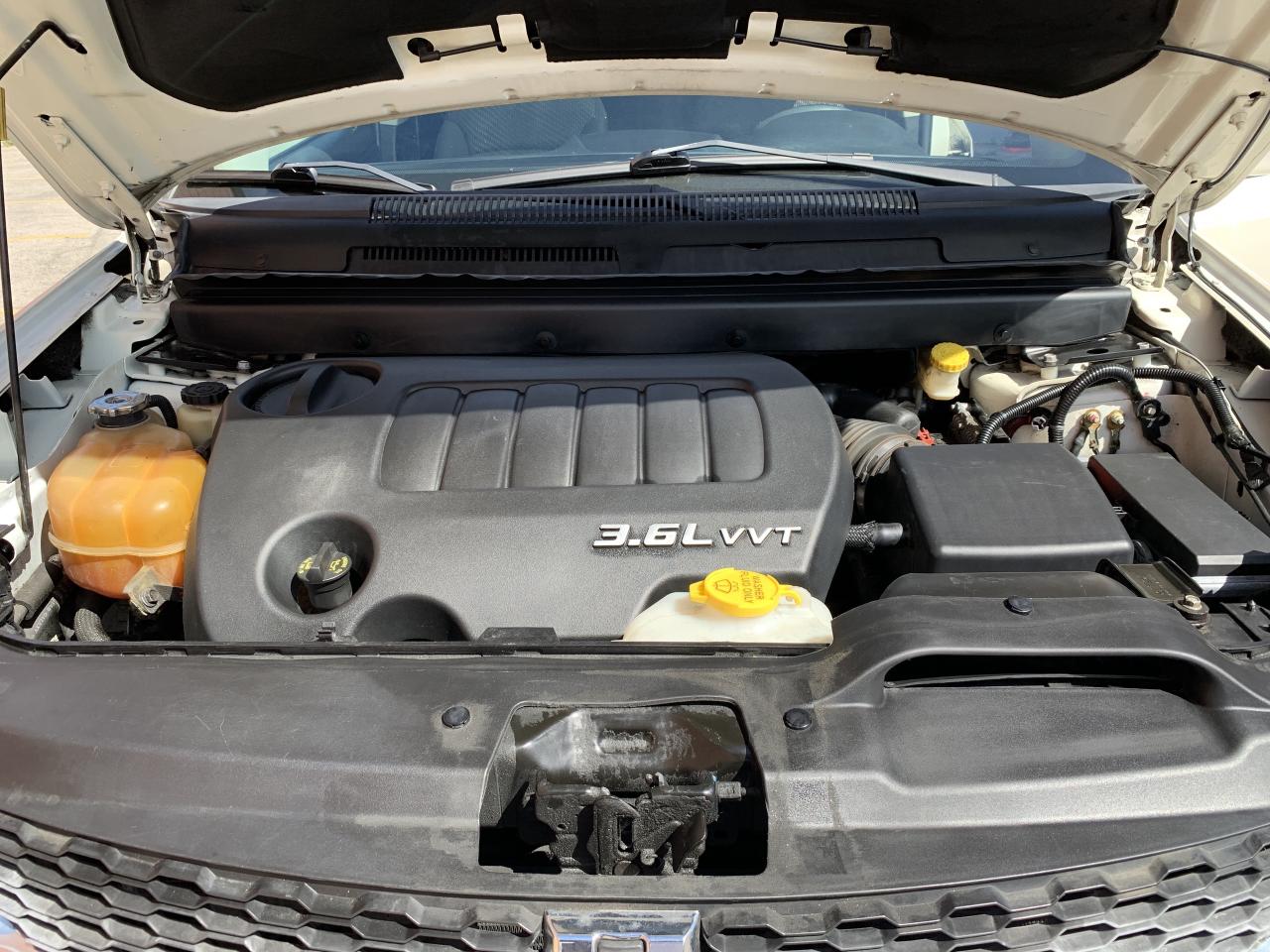 2012 Dodge Journey SXT / CREW !!! ONLY 105415 KMS !! RUST PROOFING !! Photo