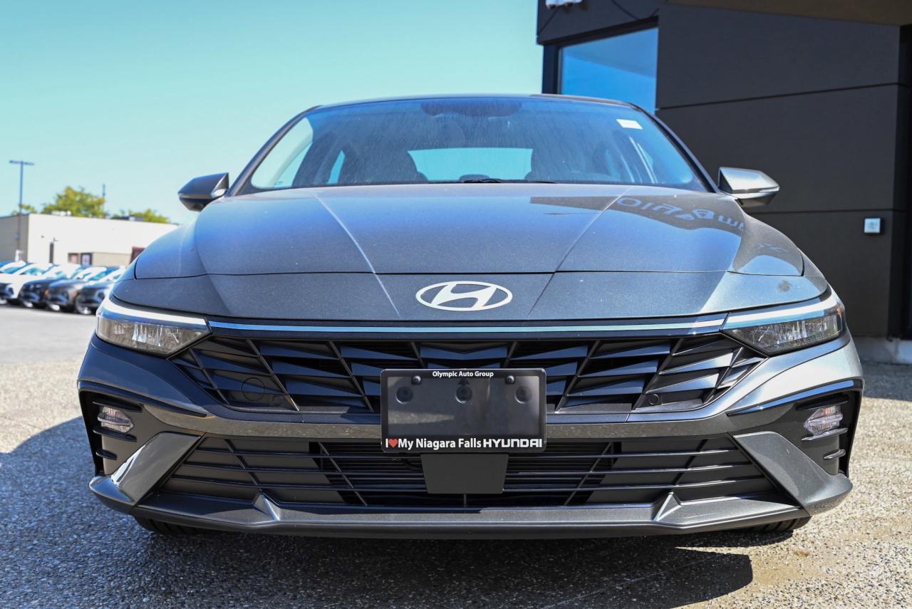 2025 Hyundai Elantra Luxury Photo