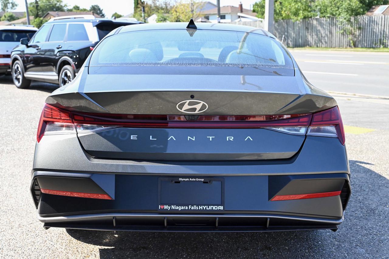 2025 Hyundai Elantra Luxury/ Low Kilo/ Fully loaded/ 1-owner Photo