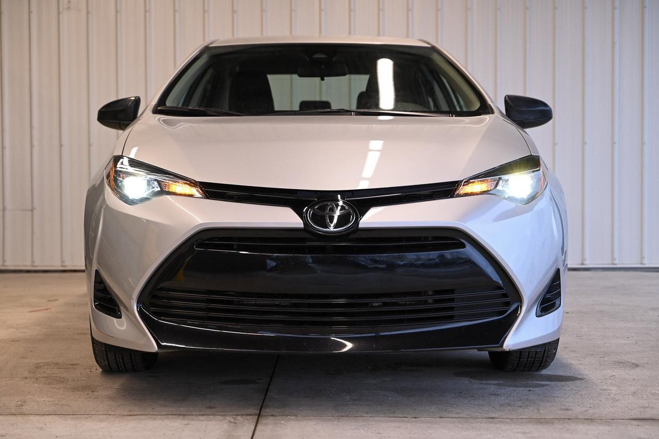 2018 Toyota Corolla 1-Owner/ No Accidents/ Fully Certified/ Only 31,00 Photo