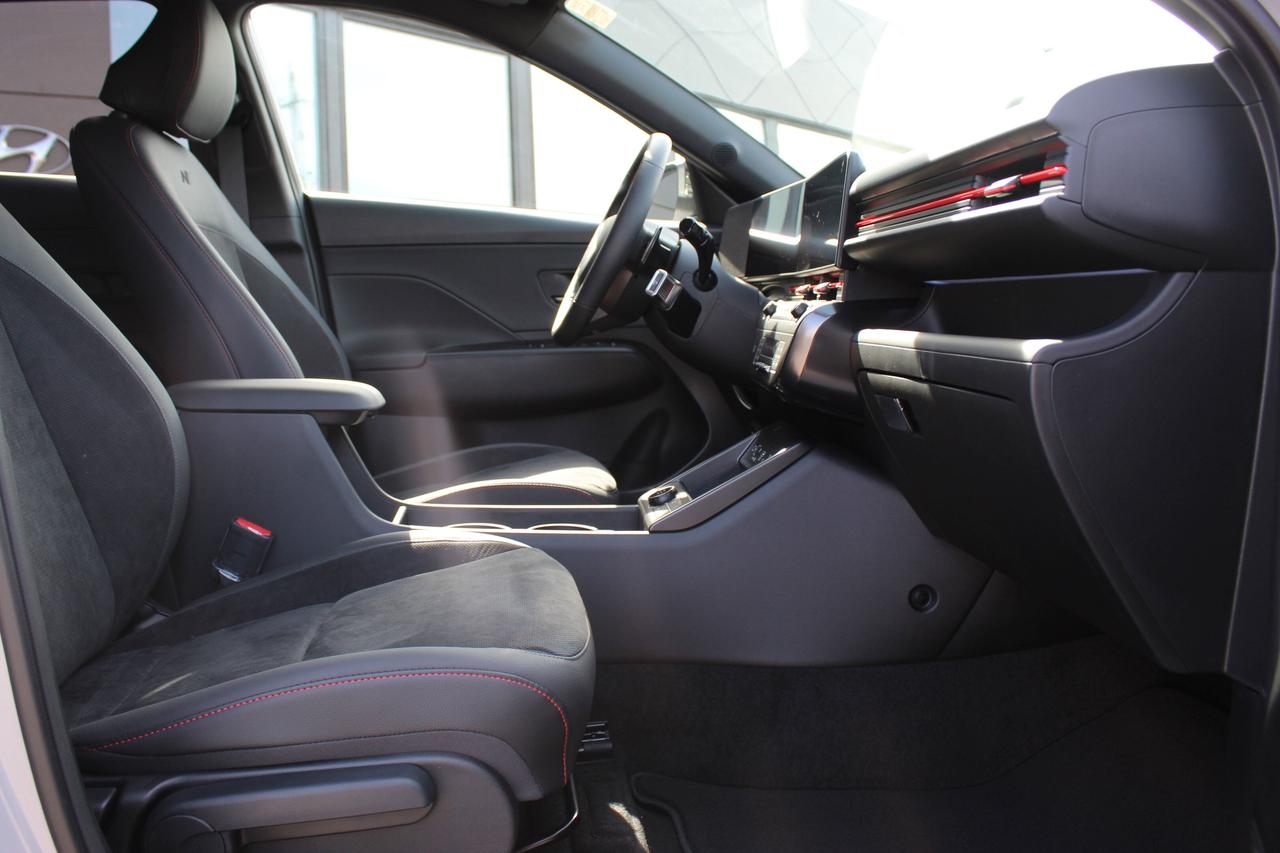 2025 Hyundai KONA 1.6T N Line AWD w/Two-Tone Roof Photo