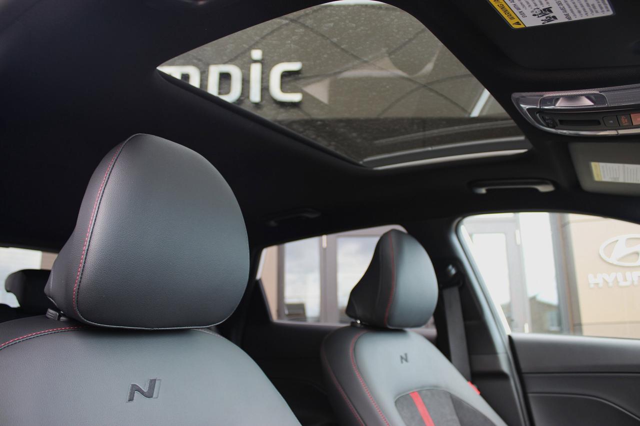 2025 Hyundai KONA 1.6T N Line AWD w/Two-Tone Roof Photo