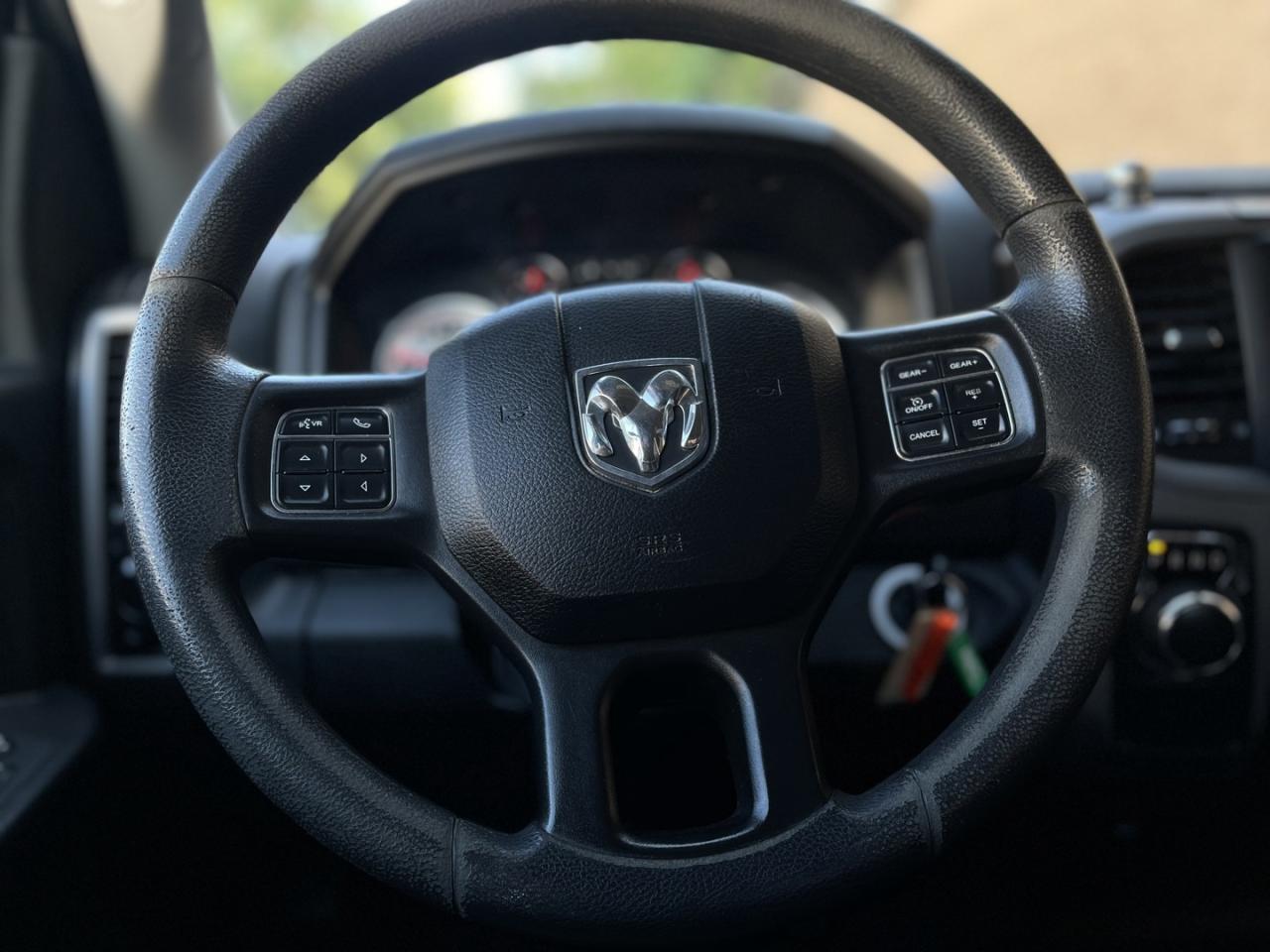 2021 RAM 1500 Classic Tradesman 6'4 BOX / Remote Start / Rev Cam Photo