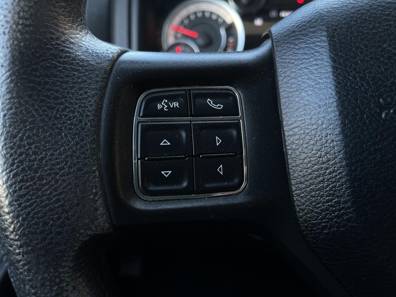 2021 RAM 1500 Classic Tradesman 6'4 BOX / Remote Start / Rev Cam Photo