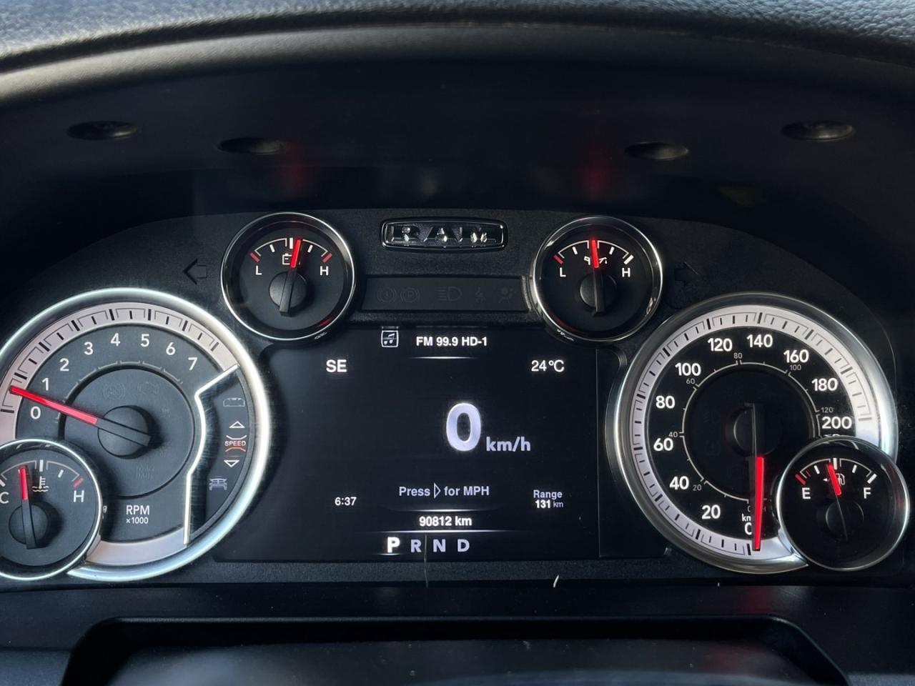 2021 RAM 1500 Classic Tradesman 6'4 BOX / Remote Start / Rev Cam Photo