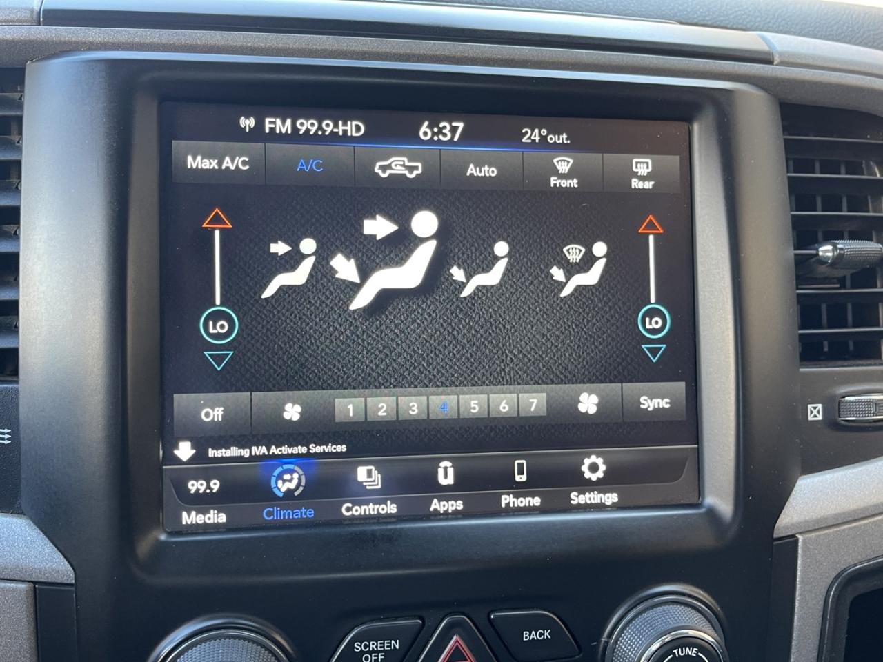 2021 RAM 1500 Classic Tradesman 6'4 BOX / Remote Start / Rev Cam Photo