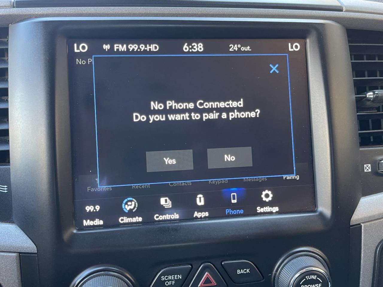 2021 RAM 1500 Classic Tradesman 6'4 BOX / Remote Start / Rev Cam Photo