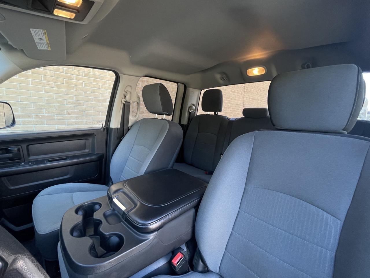 2021 RAM 1500 Classic Tradesman 6'4 BOX / Remote Start / Rev Cam Photo