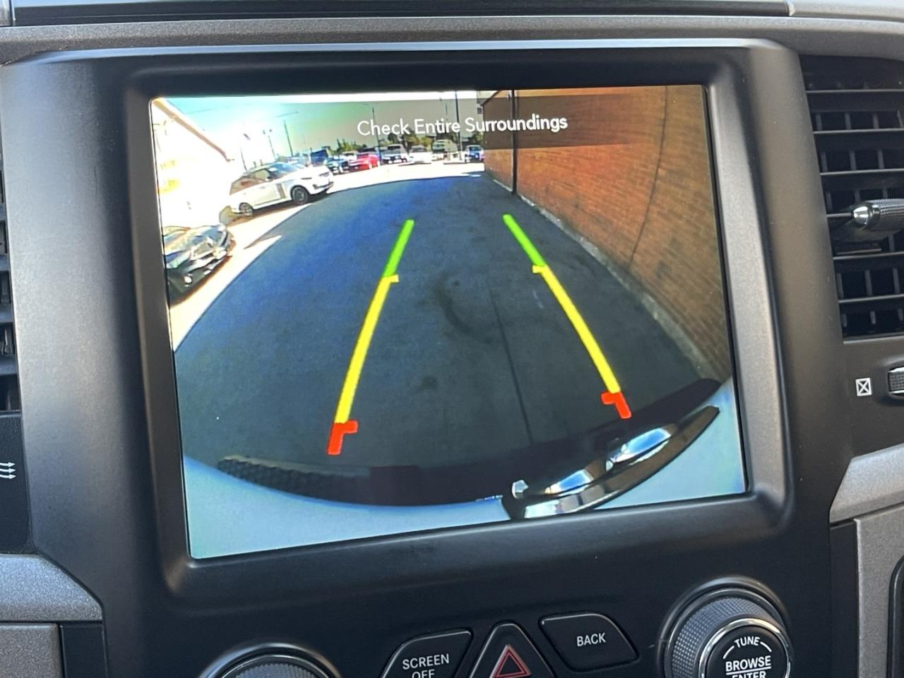 2021 RAM 1500 Classic Tradesman 6'4 BOX / Remote Start / Rev Cam Photo