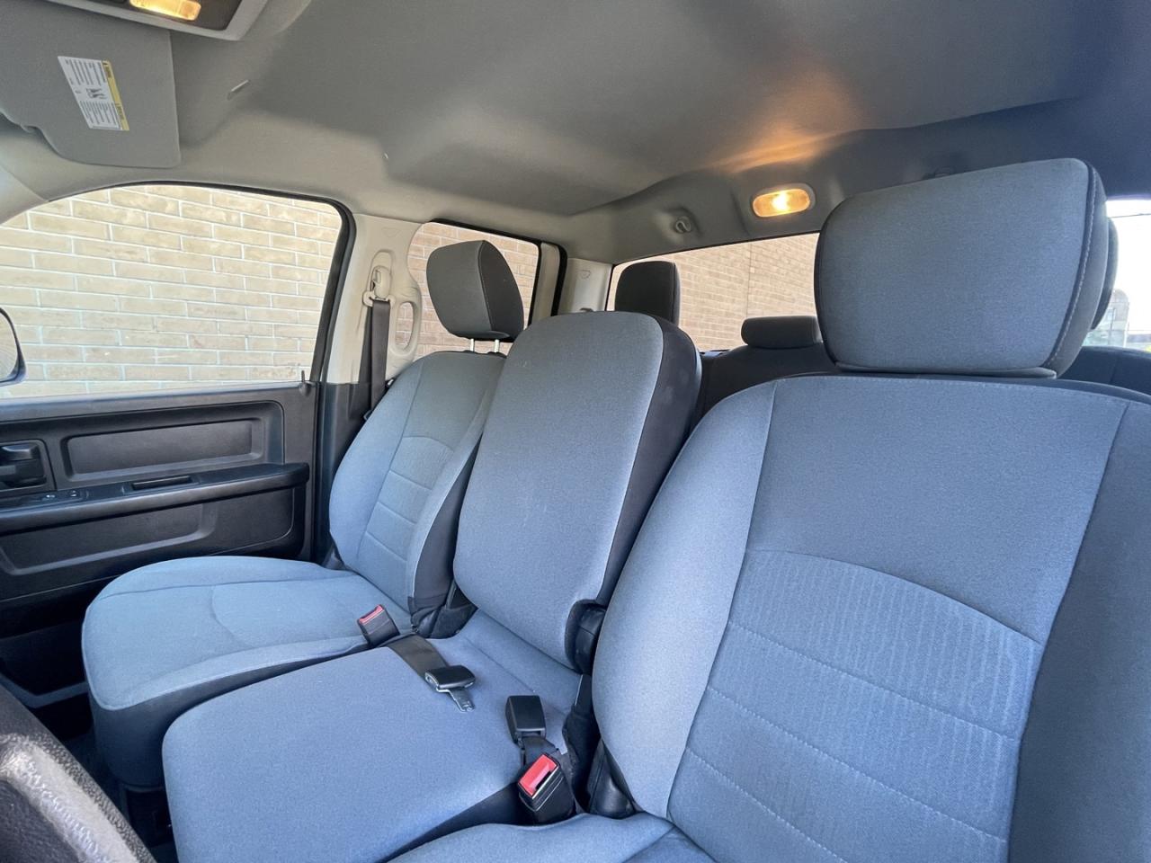 2021 RAM 1500 Classic Tradesman 6'4 BOX / Remote Start / Rev Cam Photo