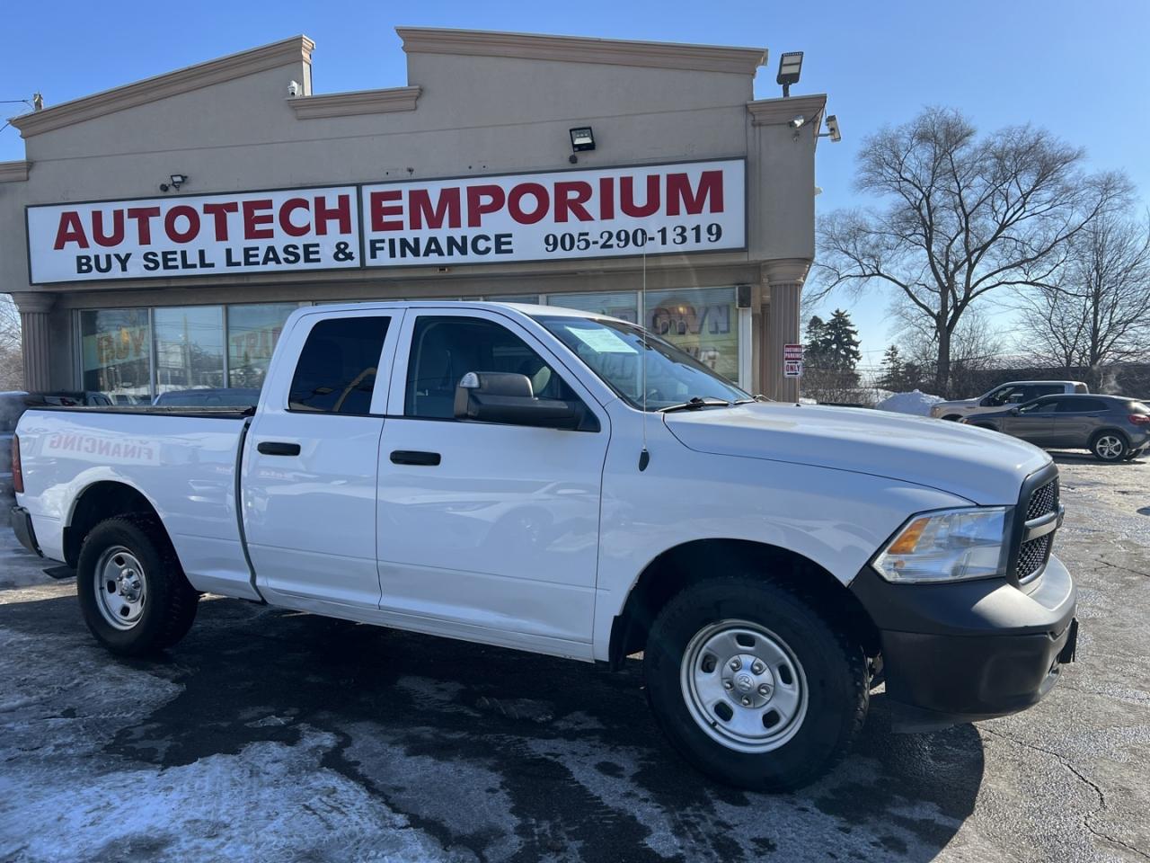 2021 RAM 1500 Classic Tradesman 6'4 BOX / Remote Start / Rev Cam Photo3