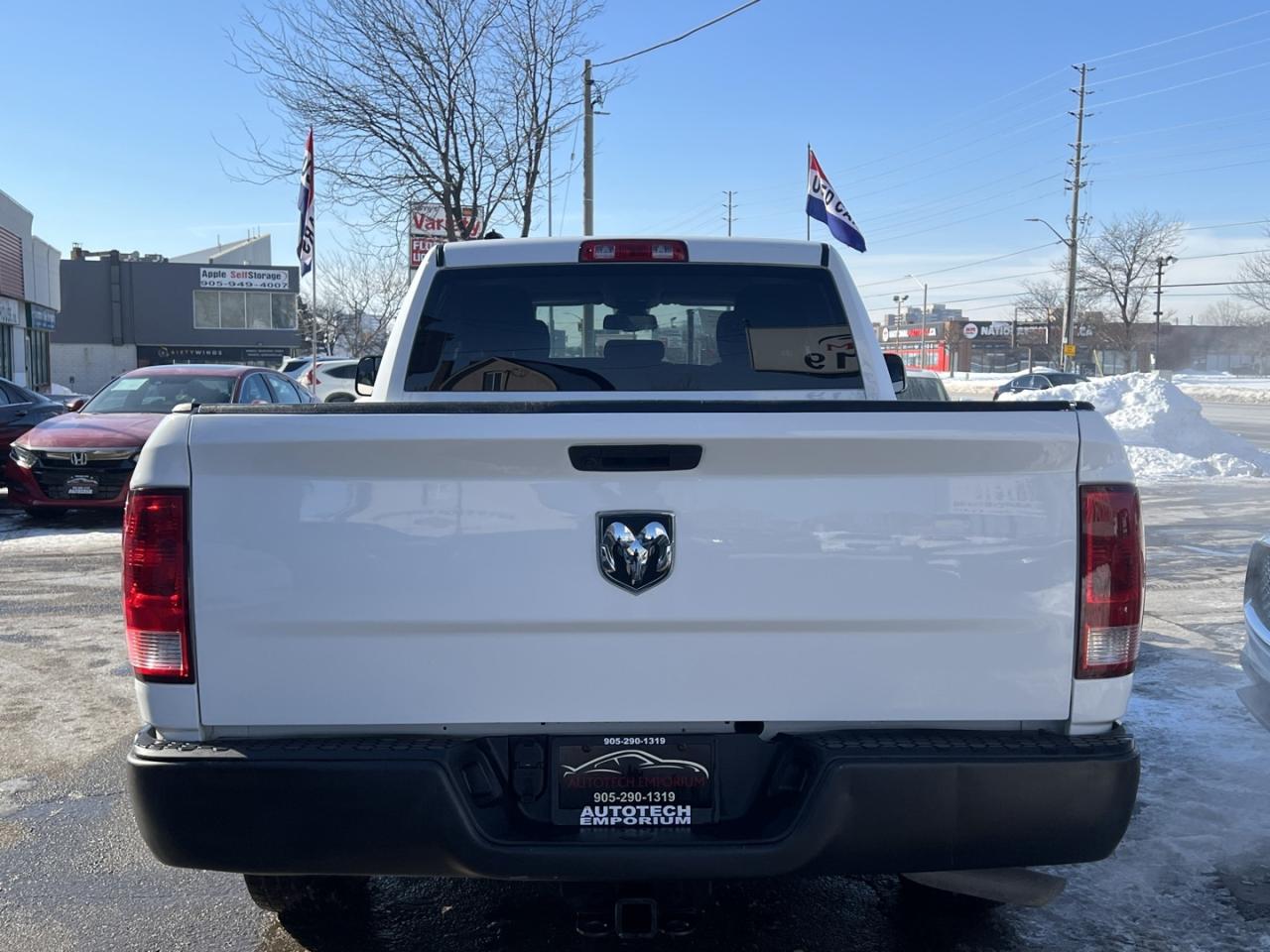 2021 RAM 1500 Classic Tradesman 6'4 BOX / Remote Start / Rev Cam Photo2