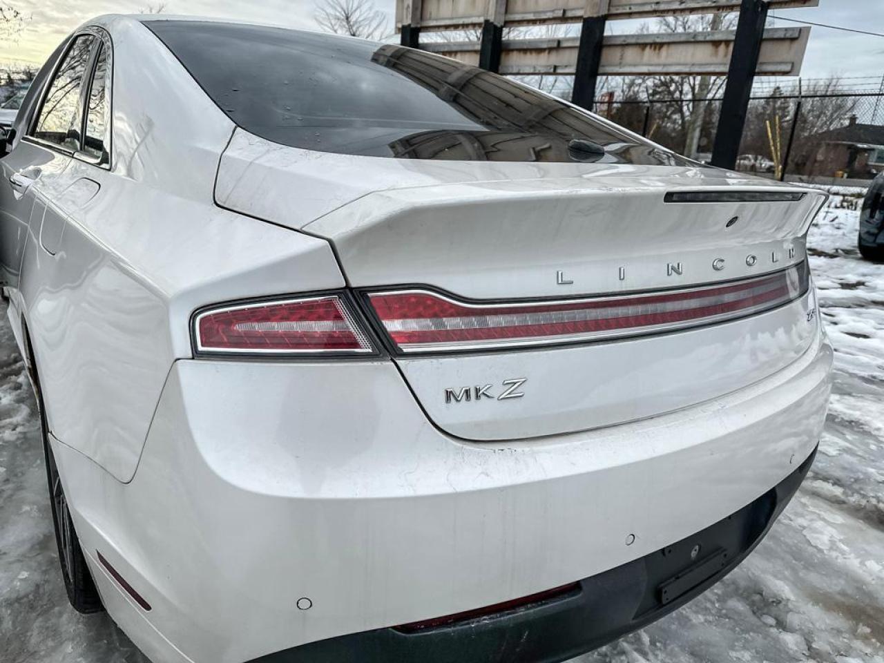 2016 Lincoln MKZ Hybrid Photo
