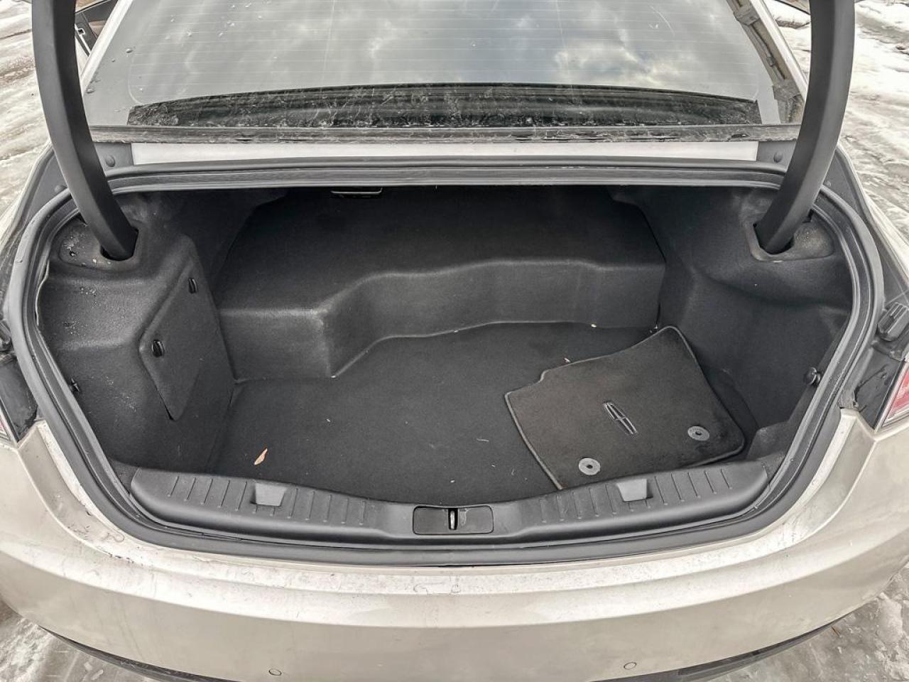 2016 Lincoln MKZ Hybrid Photo