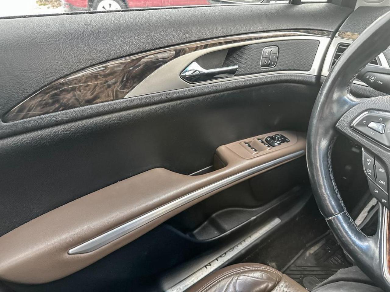 2016 Lincoln MKZ Hybrid Photo