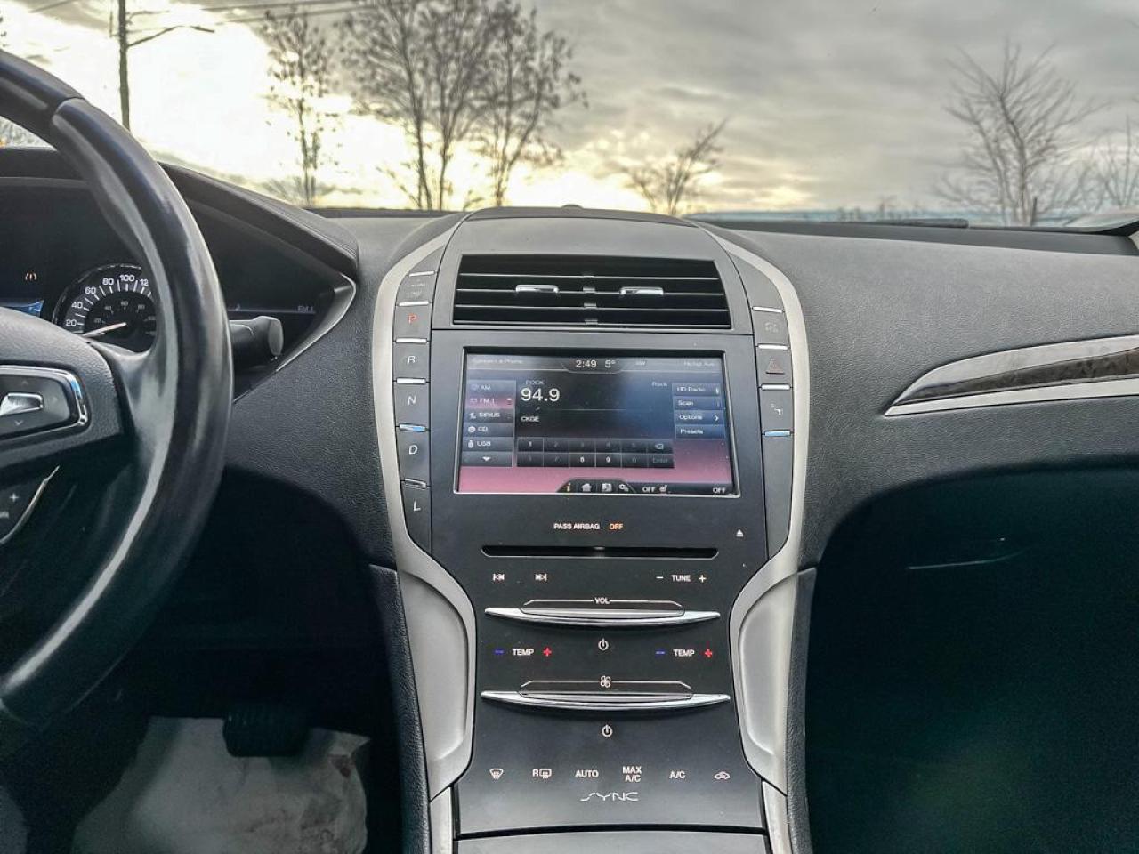 2016 Lincoln MKZ Hybrid Photo