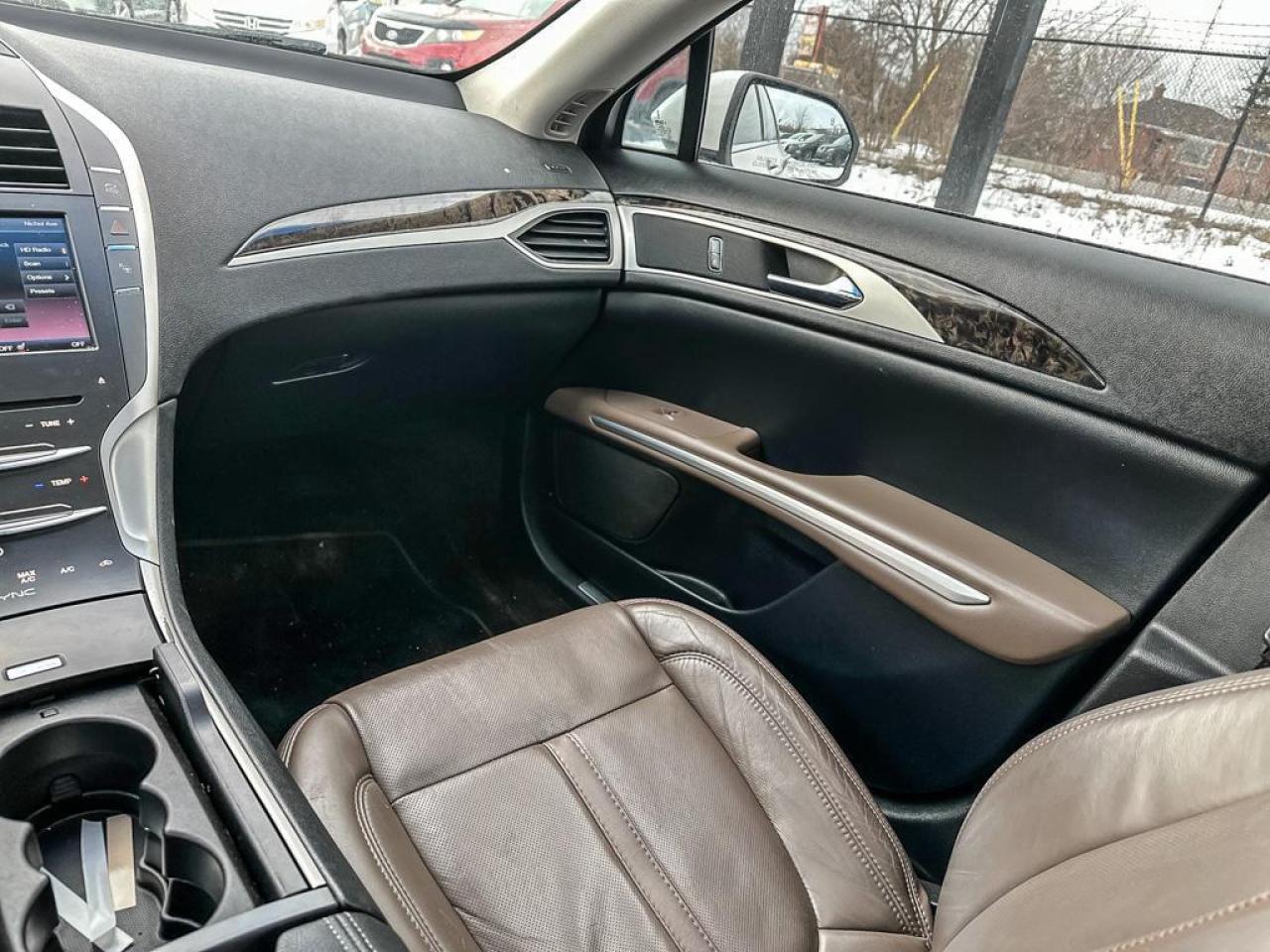 2016 Lincoln MKZ Hybrid Photo