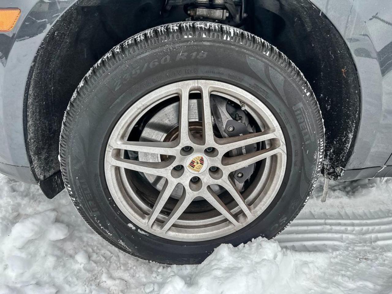 2021 Porsche Macan Base Photo